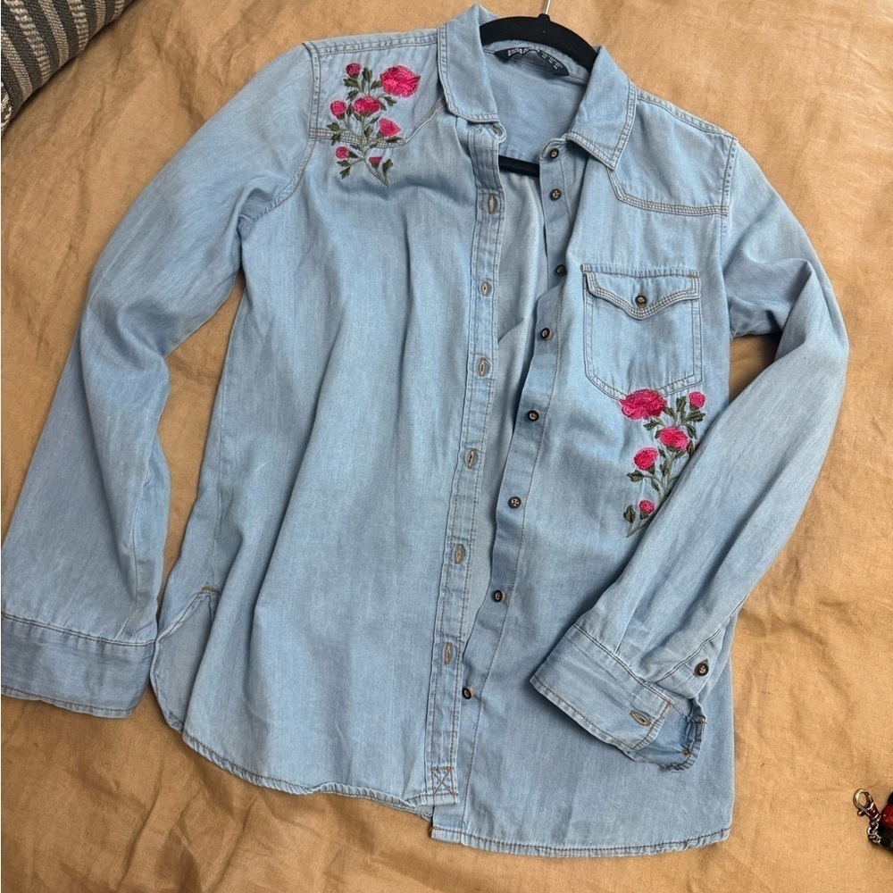 Zara chambray Embroidered flowers button down Denim Shirt